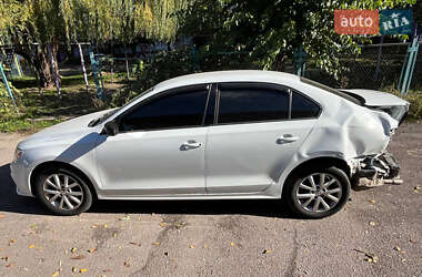 Седан Volkswagen Jetta 2015 в 