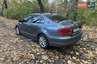Седан Volkswagen Jetta 2014 в 