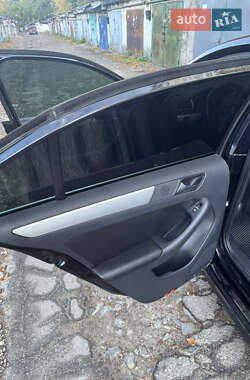 Седан Volkswagen Jetta 2012 в 