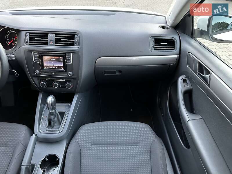 Седан Volkswagen Jetta 2016 в Одессе