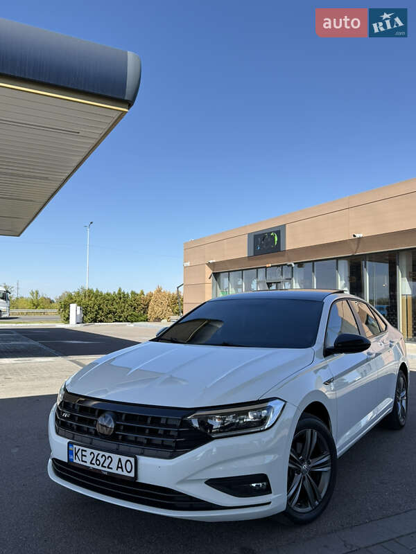 Седан Volkswagen Jetta 2019 в Днепре
