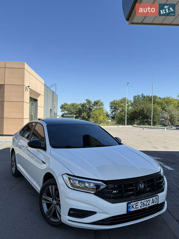 Седан Volkswagen Jetta 2019 в Днепре