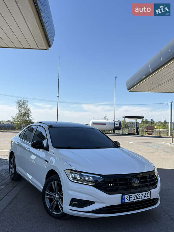 Седан Volkswagen Jetta 2019 в Днепре