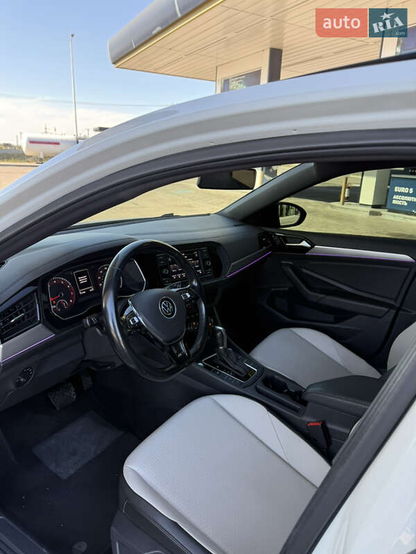 Седан Volkswagen Jetta 2019 в Днепре