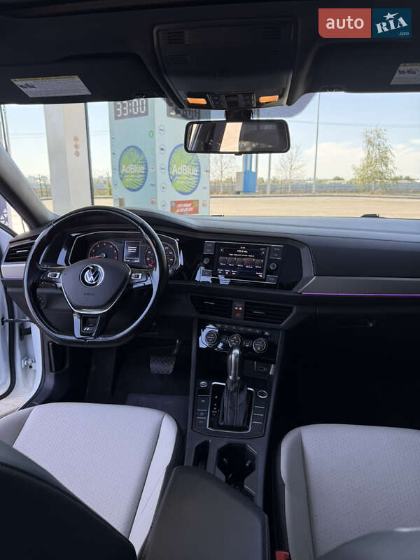 Седан Volkswagen Jetta 2019 в Днепре