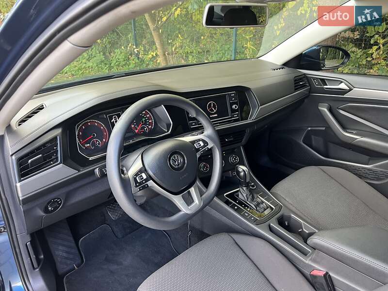 Седан Volkswagen Jetta 2018 в Львове