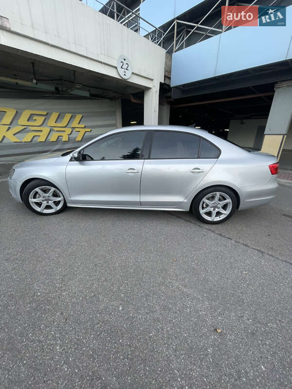 Седан Volkswagen Jetta 2013 в Киеве