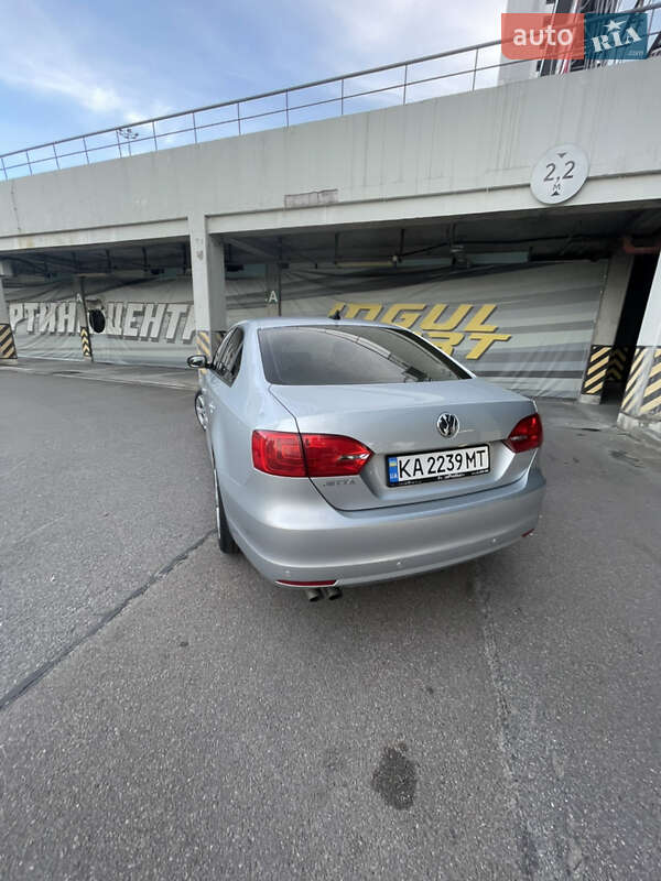 Седан Volkswagen Jetta 2013 в Киеве