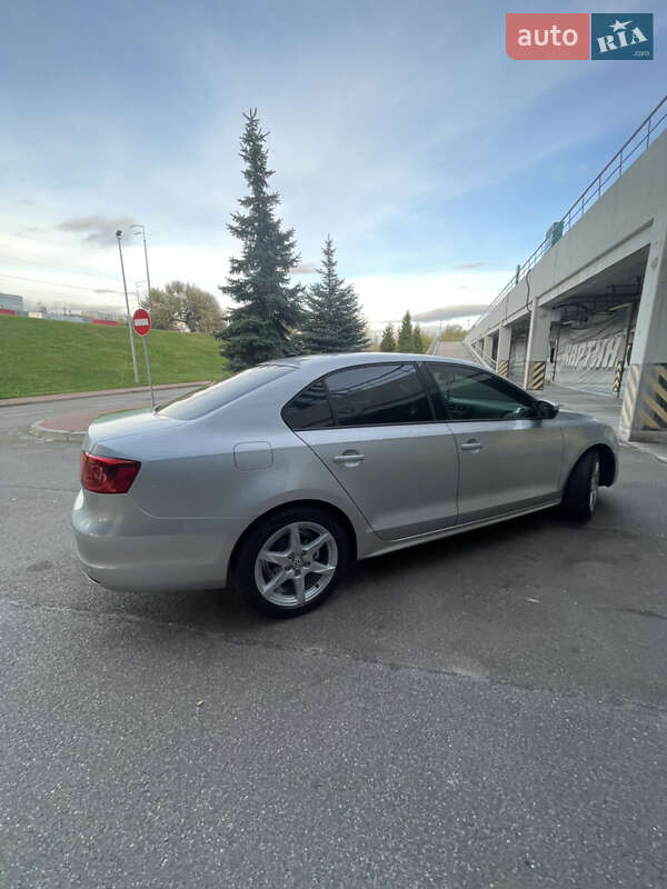 Седан Volkswagen Jetta 2013 в Киеве