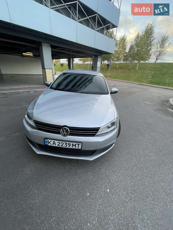 Седан Volkswagen Jetta 2013 в Киеве