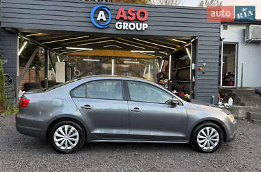 Седан Volkswagen Jetta 2014 в 