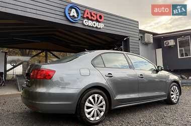 Седан Volkswagen Jetta 2014 в 