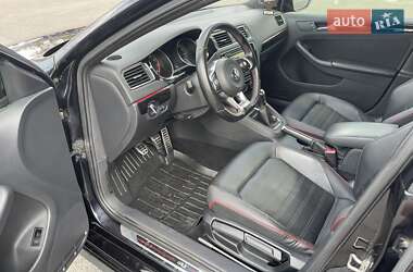 Седан Volkswagen Jetta 2015 в 