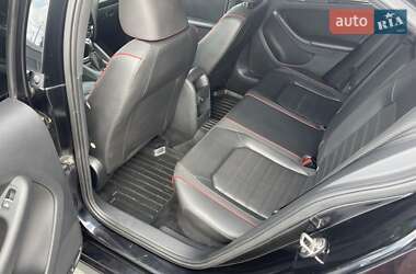 Седан Volkswagen Jetta 2015 в 