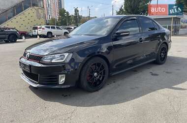 Седан Volkswagen Jetta 2015 в 