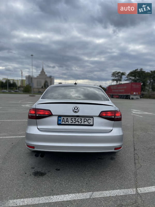 Седан Volkswagen Jetta 2015 в Киеве фото 4 Седан Volkswagen Jetta 2015 в Киеве