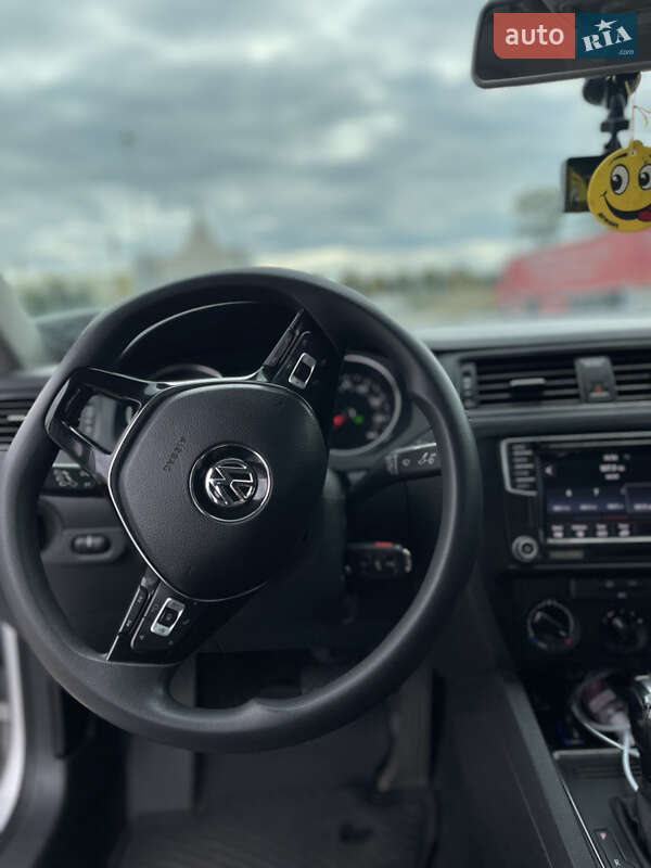 Седан Volkswagen Jetta 2015 в Киеве фото 13 Седан Volkswagen Jetta 2015 в Киеве