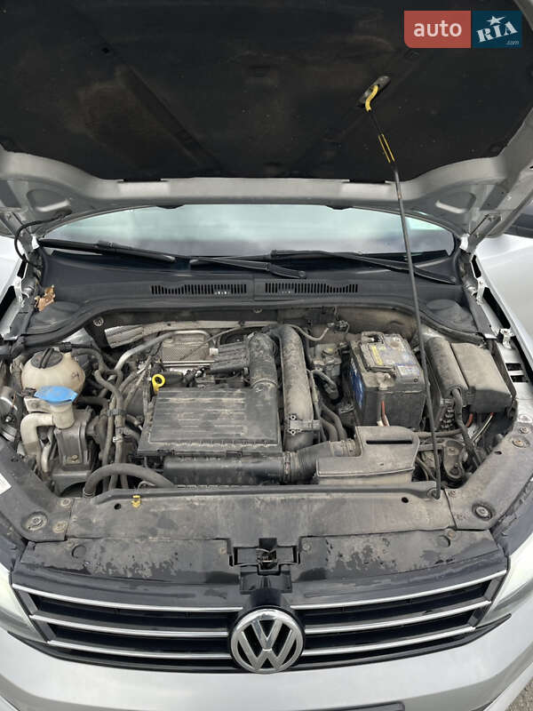 Седан Volkswagen Jetta 2015 в Киеве фото 24 Седан Volkswagen Jetta 2015 в Киеве