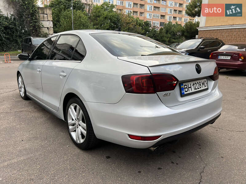 Седан Volkswagen Jetta 2012 в Одесі