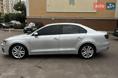 Седан Volkswagen Jetta 2012 в 