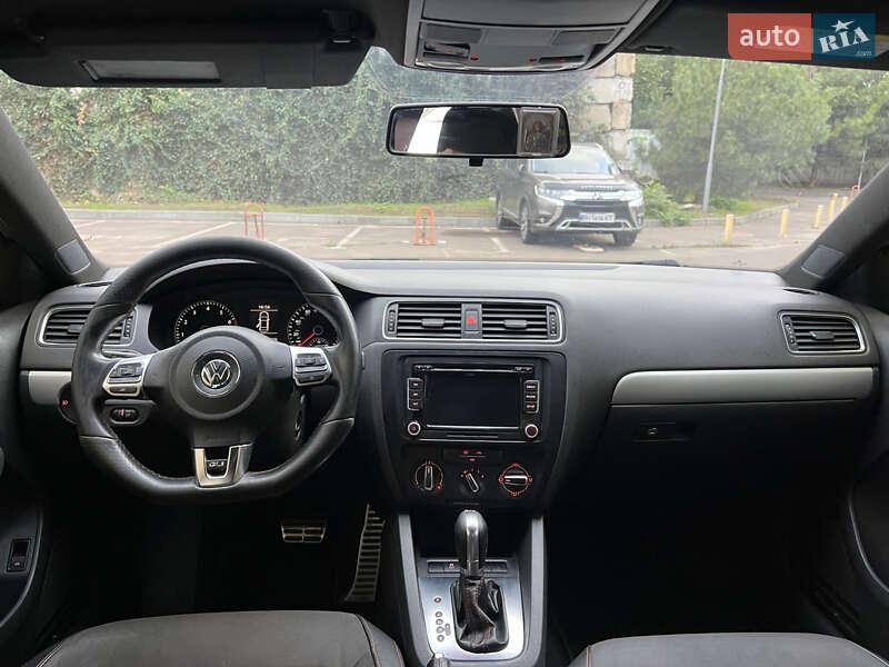 Седан Volkswagen Jetta 2012 в Одесі