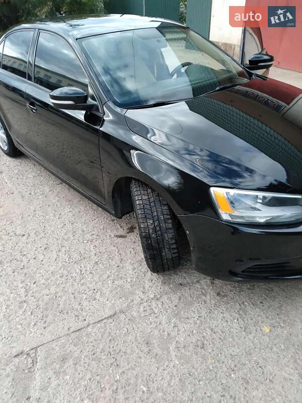 Седан Volkswagen Jetta 2011 в Еланце