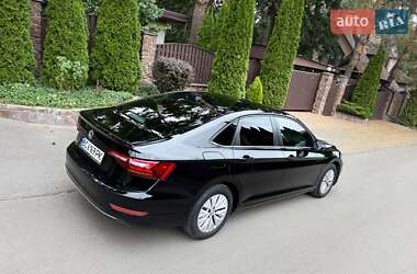 Седан Volkswagen Jetta 2019 в 