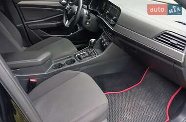 Седан Volkswagen Jetta 2019 в 