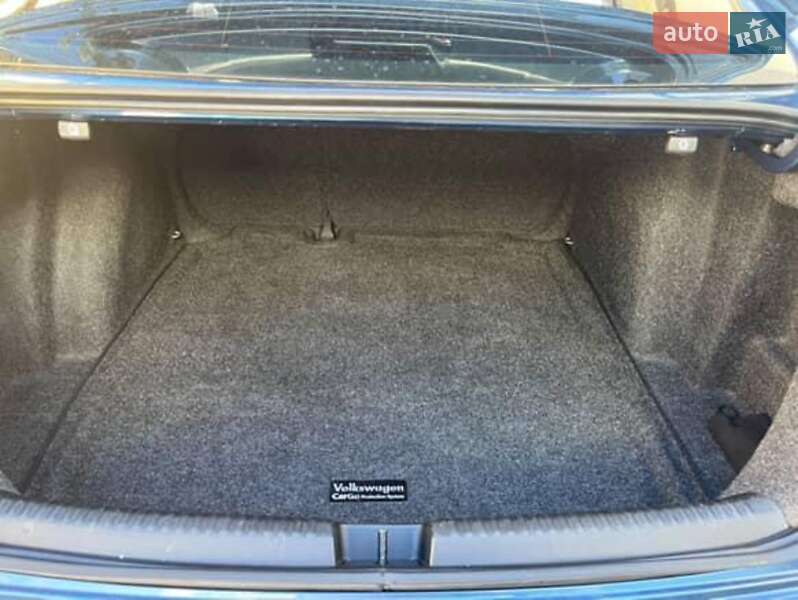 Седан Volkswagen Jetta 2016 в Львове