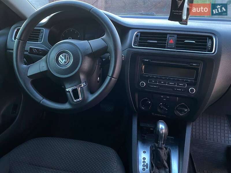 Седан Volkswagen Jetta 2014 в Долинській