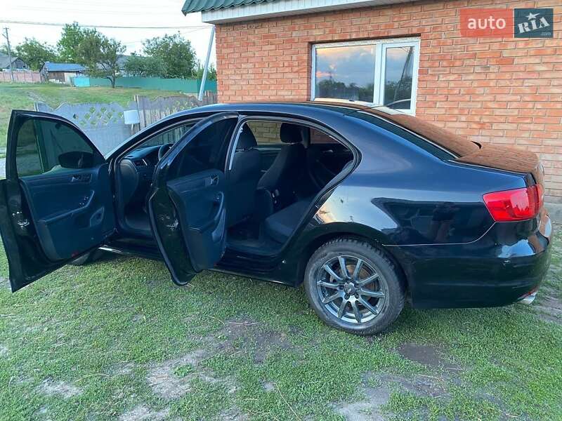 Седан Volkswagen Jetta 2014 в Долинській