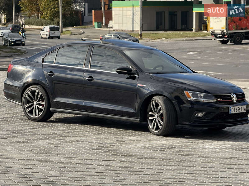Седан Volkswagen Jetta 2016 в Днепре