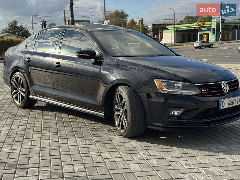 Седан Volkswagen Jetta 2016 в Днепре