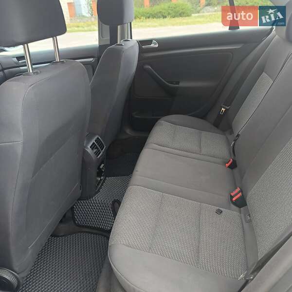 Седан Volkswagen Jetta 2006 в Знам'янці