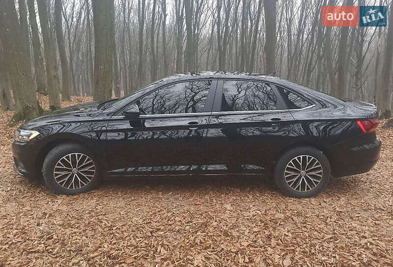 Седан Volkswagen Jetta 2018 в Львове