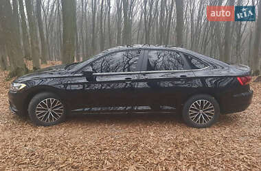 Седан Volkswagen Jetta 2018 в 