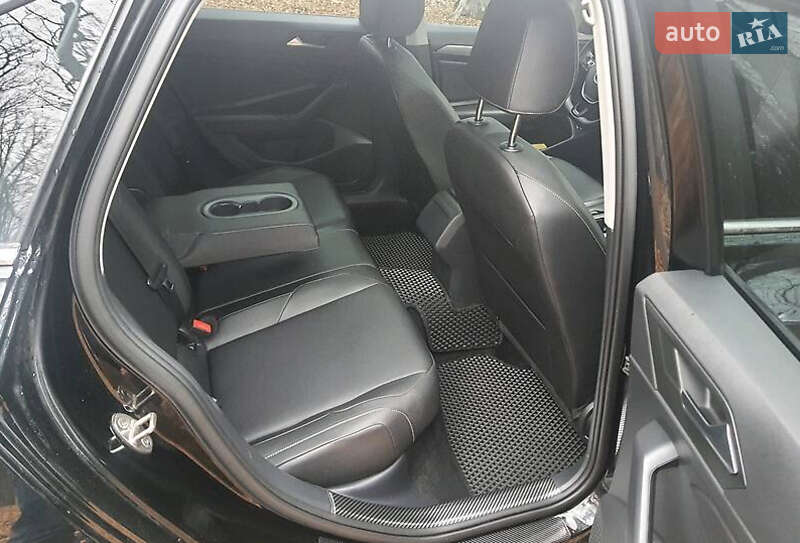 Седан Volkswagen Jetta 2018 в Львове