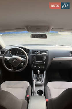Седан Volkswagen Jetta 2017 в 