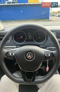 Седан Volkswagen Jetta 2017 в 