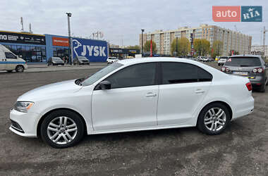 Седан Volkswagen Jetta 2014 в 