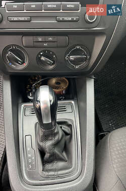 Седан Volkswagen Jetta 2014 в 