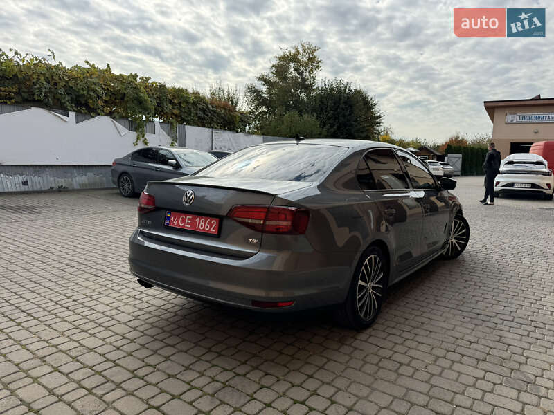Седан Volkswagen Jetta 2016 в Ужгороде