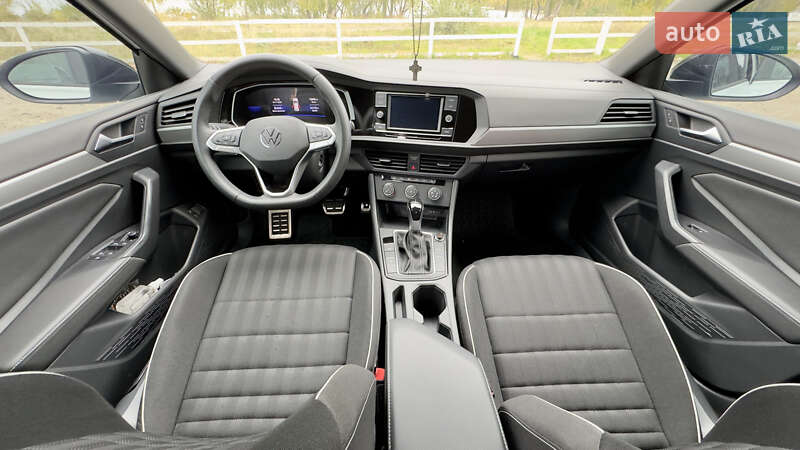 Седан Volkswagen Jetta 2024 в Черкасах