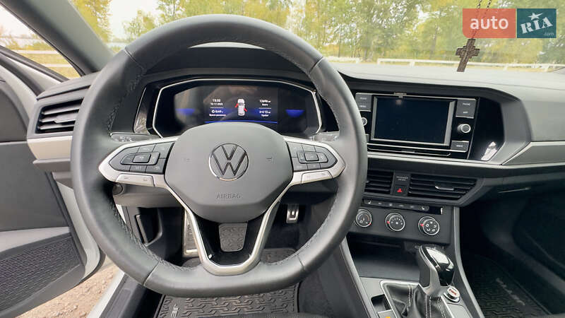 Седан Volkswagen Jetta 2024 в Черкасах