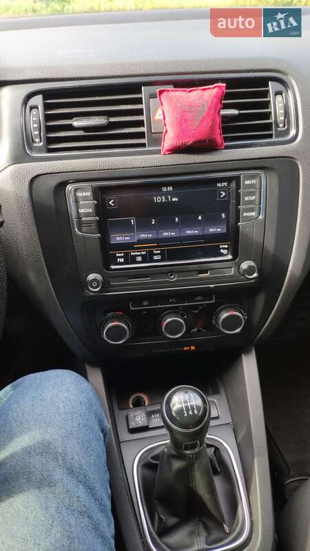 Седан Volkswagen Jetta 2014 в Запоріжжі