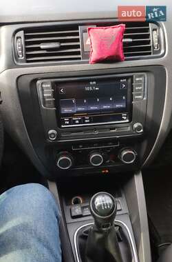 Седан Volkswagen Jetta 2014 в 