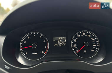 Седан Volkswagen Jetta 2013 в 