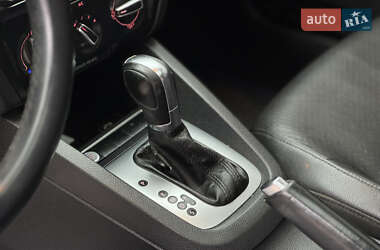 Седан Volkswagen Jetta 2013 в 