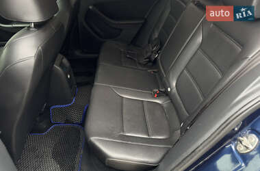 Седан Volkswagen Jetta 2013 в 
