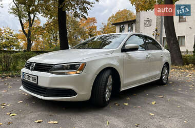 Седан Volkswagen Jetta 2012 в Львові